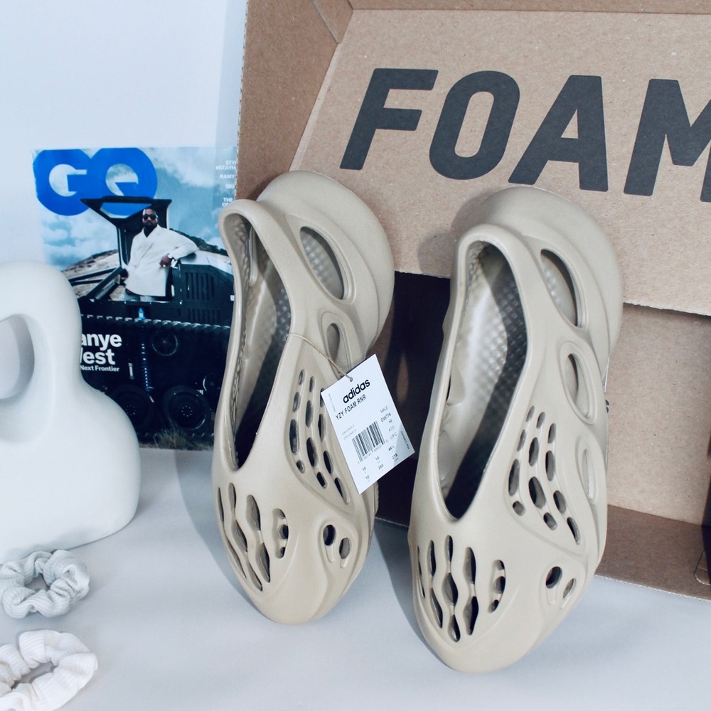YEEZY FOAM RUNNER ‘Ochre’ - Picture 2 of 4